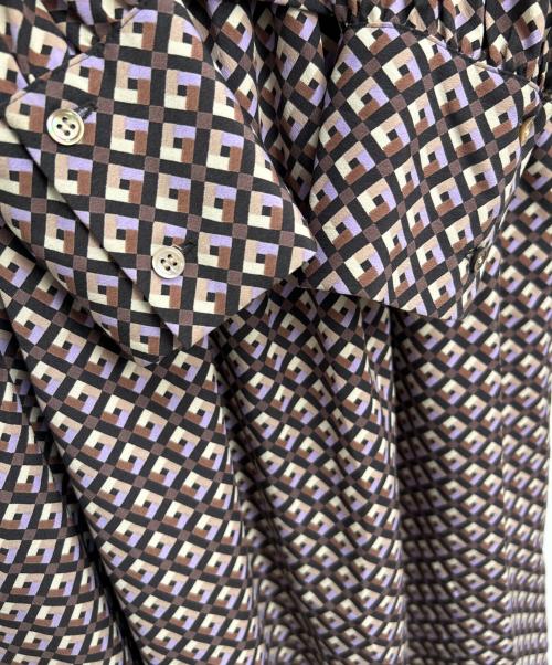 UNTITLED（アンタイトル）UNTITLED (アンタイトル) ビンテージ風ジオメ柄 ボウタイワンピース ブラックの古着・服飾アイテム
