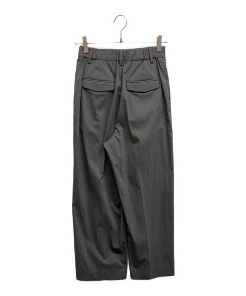 UNITED ARROWS（ユナイテッドアローズ）UNITED ARROWS (ユナイテッドアローズ) タックテーパード クロップドパンツ グレー サイズ:36の古着・服飾アイテム