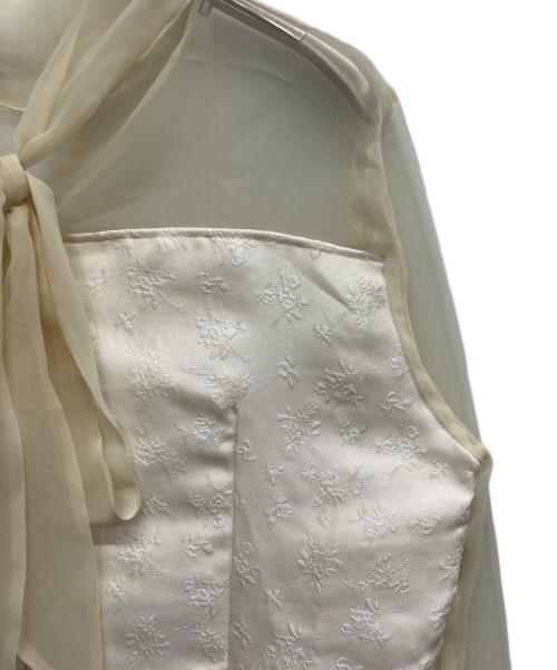 RIV NOBUHIKO（リブノブヒコ）RIV NOBUHIKO (リブノブヒコ) JOSSE BLOUSE アイボリー サイズ:Freeの古着・服飾アイテム