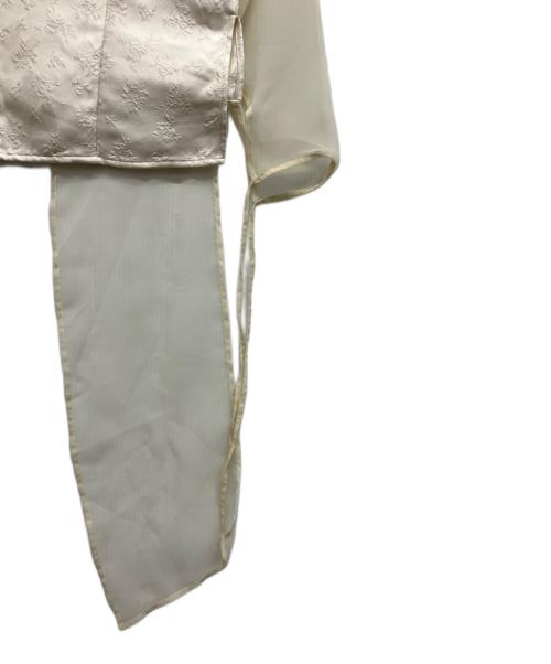 RIV NOBUHIKO（リブノブヒコ）RIV NOBUHIKO (リブノブヒコ) JOSSE BLOUSE アイボリー サイズ:Freeの古着・服飾アイテム