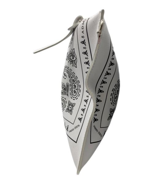 A.D.M.J.（エーディーエムジェイ）A.D.M.J. (エーディーエムジェイ) ダービーラックス バンダナプリント フラットポーチセット ホワイトの古着・服飾アイテム