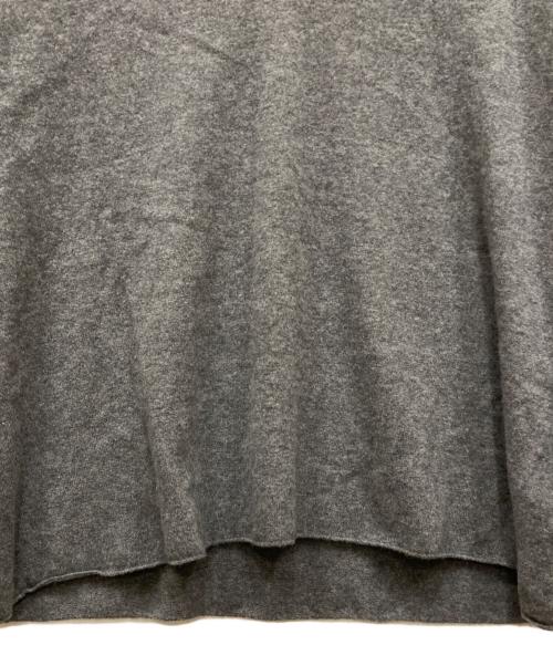IENA（イエナ）IENA (イエナ) Fineニュージーウール ニュアンス Vプルオーバー グレー サイズ:-の古着・服飾アイテム