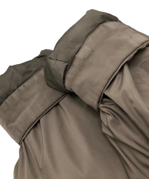 ebure（エブール）EBURE (エブール) フォルムダウンコート カーキ サイズ:36の古着・服飾アイテム