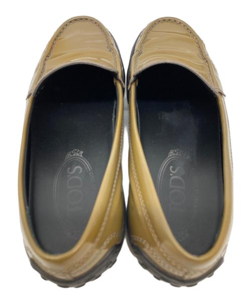 TOD'S（トッズ）TOD'S (トッズ) エナメルシューズ カーキ サイズ:36 1/2の古着・服飾アイテム