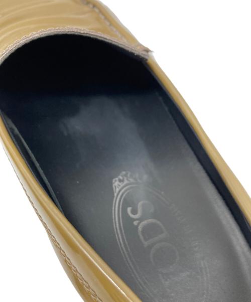TOD'S（トッズ）TOD'S (トッズ) エナメルシューズ カーキ サイズ:36 1/2の古着・服飾アイテム