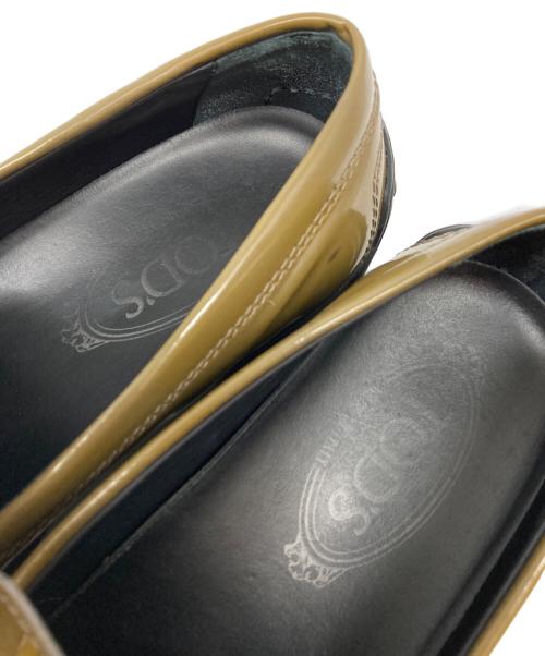 TOD'S（トッズ）TOD'S (トッズ) エナメルシューズ カーキ サイズ:36 1/2の古着・服飾アイテム