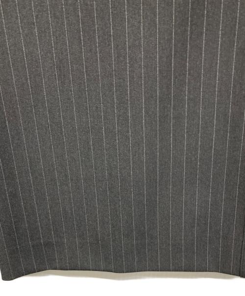 CINOH（チノ）CINOH (チノ) PIN ストライプ リラックスパンツ グレー サイズ:SIZE 38 未使用品の古着・服飾アイテム