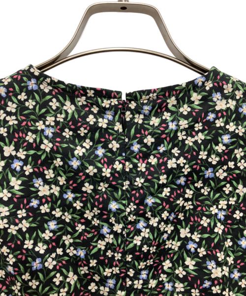 OBLI（オブリ）OBLI (オブリ) パフスリーブブラックフラワーワンピース ブラックの古着・服飾アイテム