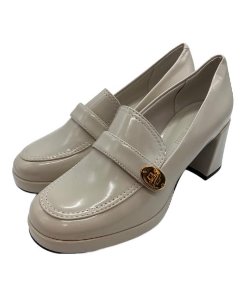 CHARLES & KEITH（チャールズアンドキース）CHARLES & KEITH (チャールズアンドキース) メタリックアクセント ローファーパンプス ベージュ サイズ:36の古着・服飾アイテム