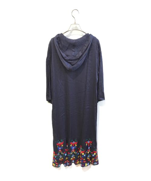 GRACE CONTINENTAL（グレースコンチネンタル）GRACE CONTINENTAL (（グレースコンチネンタル) フード刺繍ロングワンピース ネイビー サイズ:36 未使用品の古着・服飾アイテム