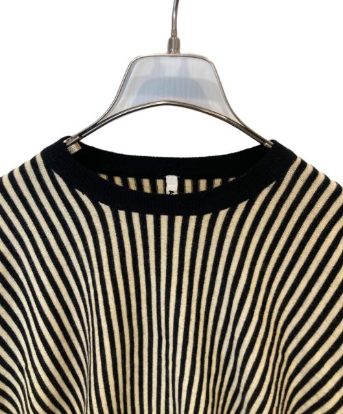 A CCORDION（アコーディオン）A CCORDION (アコーディオン) TUCK PO ブラック×ベージュ サイズ:Mの古着・服飾アイテム