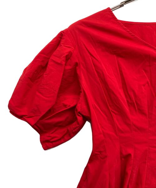 ELENDEEK（エレンディーク）ELENDEEK (エレンディーク) フォルムスリーブウエストタックワンピース レッド サイズ:02の古着・服飾アイテム