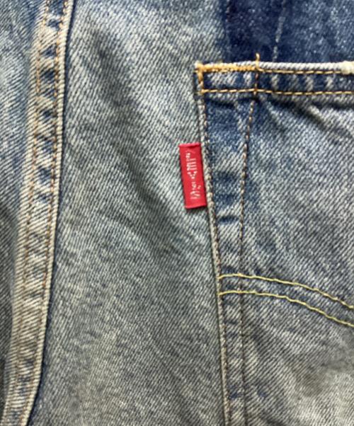 JUNYA WATANABE COMME des GARCONS（(ジュンヤワタナベ コムデギャルソン）JUNYA WATANABE COMME des GARCONS ((ジュンヤワタナベ コムデギャルソン) LEVI'S (リーバイス) デニムパンツ ブルー サイズ:XSの古着・服飾アイテム