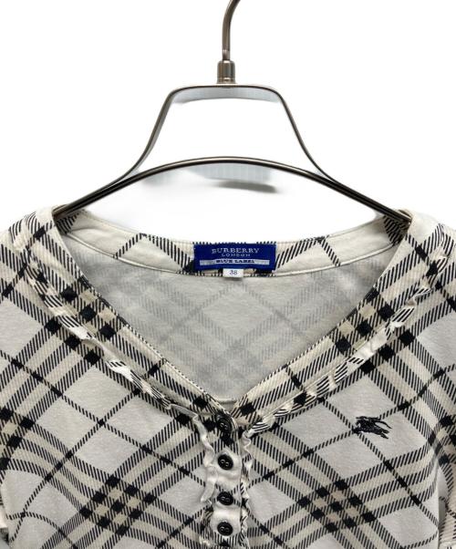 BURBERRY BLUE LABEL（バーバリー ブルー レーベル）BURBERRY BLUE LABEL (バーバリー ブルー レーベル) BURBERRY BLUE LABEL　ヘンリーネックTシャツ ホワイト サイズ:38の古着・服飾アイテム