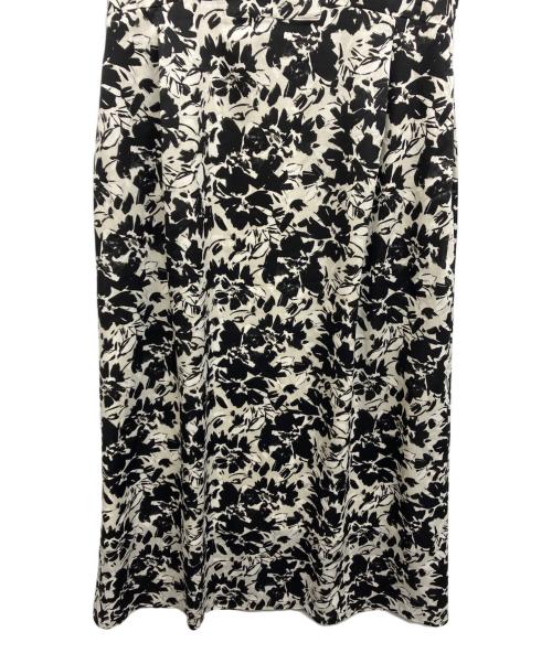 BALLSEY（ボールジィ）BALLSEY (ボールジィ) モノクロームフラワープリント スキッパーカラーワンピース ブラック×ホワイト サイズ:36の古着・服飾アイテム