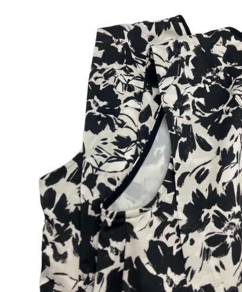 BALLSEY（ボールジィ）BALLSEY (ボールジィ) モノクロームフラワープリント スキッパーカラーワンピース ブラック×ホワイト サイズ:36の古着・服飾アイテム