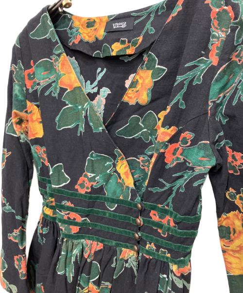 Velnica（ヴェルニカ）Velnica (ヴェルニカ) フラワープリントカシュクールワンピース ブラック サイズ:freeの古着・服飾アイテム