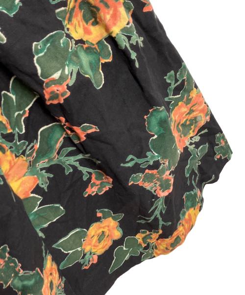 Velnica（ヴェルニカ）Velnica (ヴェルニカ) フラワープリントカシュクールワンピース ブラック サイズ:freeの古着・服飾アイテム