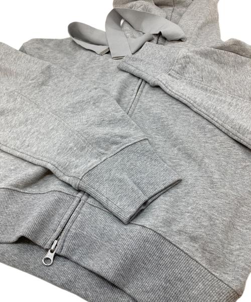 FRAY ID（フレイ アイディー）FRAY ID (フレイ アイディー) コンパクトフルジップパーカー　フーディ　ショート丈 グレー サイズ:FREE 未使用品の古着・服飾アイテム