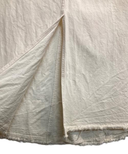 Spick and Span（スピック＆スパン）Spick and Span (スピック＆スパン) 5 1/2 FLARE LINE SKIRT ホワイト サイズ:28の古着・服飾アイテム