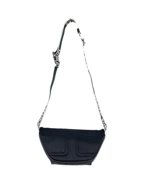 MICHAEL KORS（マイケル・コース）MICHAEL KORS (マイケル・コース) MKシグネチャー ボディバッグ ネイビー 未使用品の古着・服飾アイテム