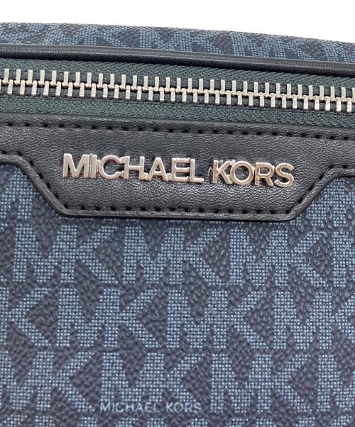 MICHAEL KORS（マイケル・コース）MICHAEL KORS (マイケル・コース) MKシグネチャー ボディバッグ ネイビー 未使用品の古着・服飾アイテム