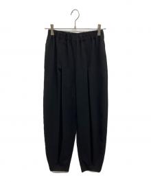 ENFOLD（エンフォルド）の古着「DRAPE TAPERED-TROUSERS　ドレープ テーパード トラウザーズ」｜ブラック