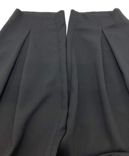 ENFOLD（エンフォルド）ENFOLD (エンフォルド) DRAPE TAPERED-TROUSERS　ドレープ テーパード トラウザーズ ブラック サイズ:38の古着・服飾アイテム