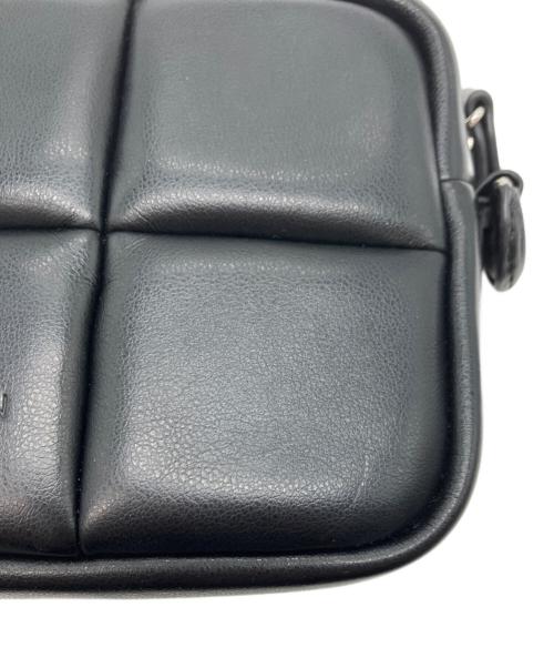 ADD CULUMN（アドカラム）ADD CULUMN (アドカラム) PUFF-CROSS BODY/ショルダーバック ブラックの古着・服飾アイテム