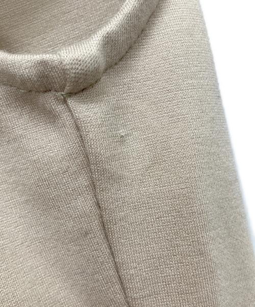 furfur（ファーファー）FURFUR (ファーファー) ロゴ刺繍ノースリワンピース ベージュ サイズ:Freeの古着・服飾アイテム