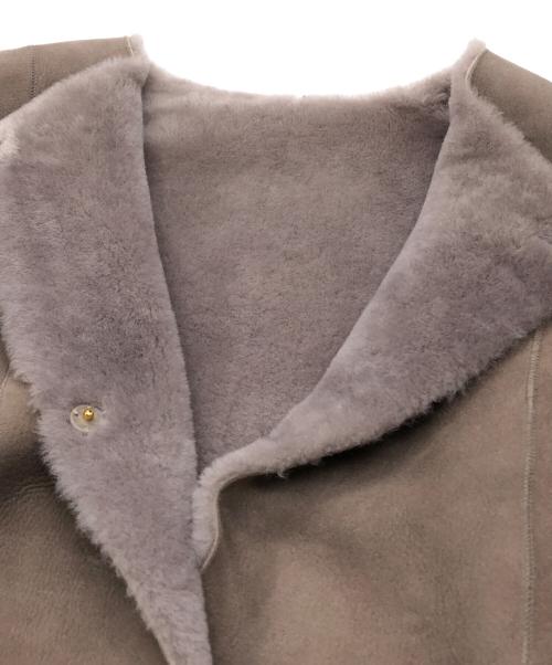 UNITED ARROWS（ユナイテッドアローズ）UNITED ARROWS (ユナイテッドアローズ) リアルムートン ノーカラーコート ベージュ サイズ:40 未使用品の古着・服飾アイテム