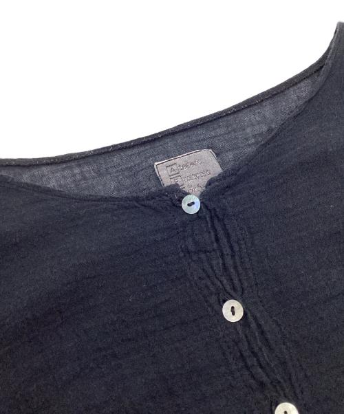 LES ATELIERS FRANCAIS DE CONFECTION（ル アトリエフランセ デ コンフェクション）LES ATELIERS FRANCAIS DE CONFECTION (ル アトリエフランセ デ コンフェクション) 別注 HENLY NECK L/SL シャツ ブラック サイズ:Freeの古着・服飾アイテム