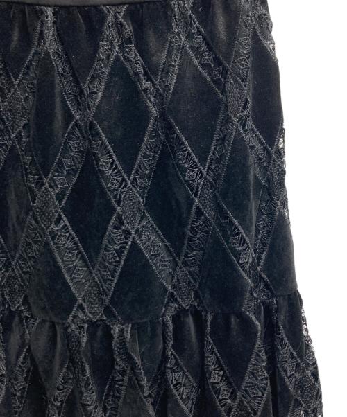 HER LIP TO（ハーリップトゥ）Her lip to (ハーリップトゥ) Embroidered Velour Tiered Skirt（エンブロイダリー　ベロア　ティアード　スカート） ブラック サイズ:Sの古着・服飾アイテム