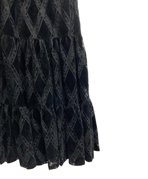 HER LIP TO（ハーリップトゥ）Her lip to (ハーリップトゥ) Embroidered Velour Tiered Skirt（エンブロイダリー　ベロア　ティアード　スカート） ブラック サイズ:Sの古着・服飾アイテム