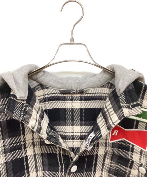 Maison MIHARA YASUHIRO（メゾン ミハラ ヤスヒロ）Maison MIHARA YASUHIRO (メゾン ミハラ ヤスヒロ) パッチリークドドッキングシャツ グレー サイズ:46の古着・服飾アイテム