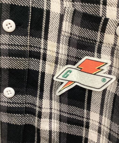 Maison MIHARA YASUHIRO（メゾン ミハラ ヤスヒロ）Maison MIHARA YASUHIRO (メゾン ミハラ ヤスヒロ) パッチリークドドッキングシャツ グレー サイズ:46の古着・服飾アイテム