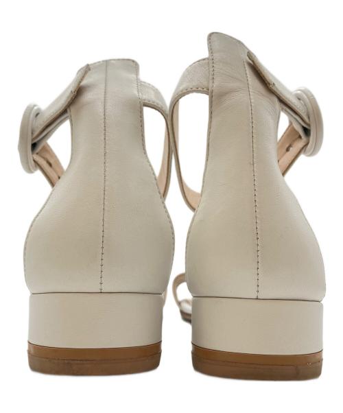 Gianvito Rossi（ジャンヴィト ロッシ）Gianvito Rossi (ジャンヴィト ロッシ) フラットサンダル ホワイト サイズ:35の古着・服飾アイテム