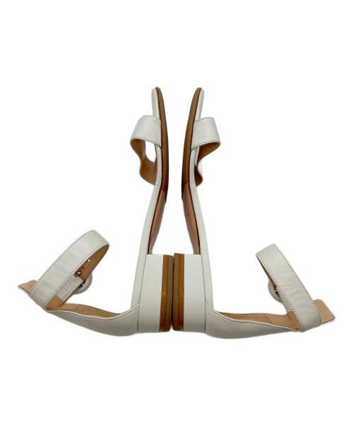 Gianvito Rossi（ジャンヴィト ロッシ）Gianvito Rossi (ジャンヴィト ロッシ) フラットサンダル ホワイト サイズ:35の古着・服飾アイテム