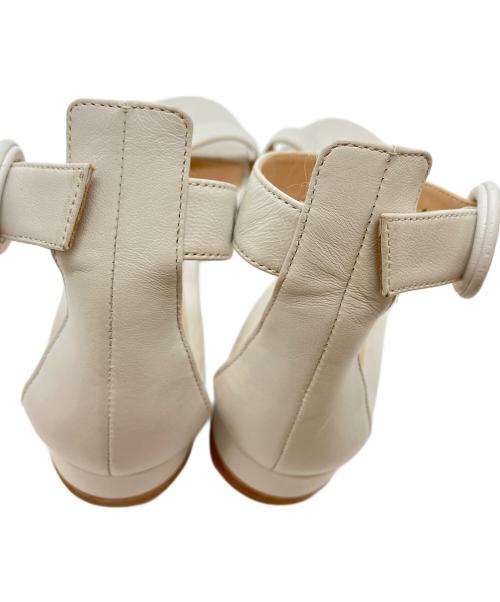 Gianvito Rossi（ジャンヴィト ロッシ）Gianvito Rossi (ジャンヴィト ロッシ) フラットサンダル ホワイト サイズ:35の古着・服飾アイテム