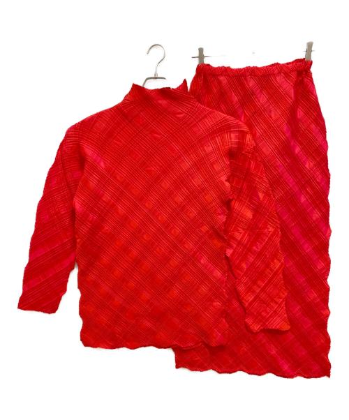 ISSEY MIYAKE（イッセイミヤケ）ISSEY MIYAKE (イッセイミヤケ) チェックプリーツセットアップ レッド サイズ:トップスL　ボトムスMの古着・服飾アイテム