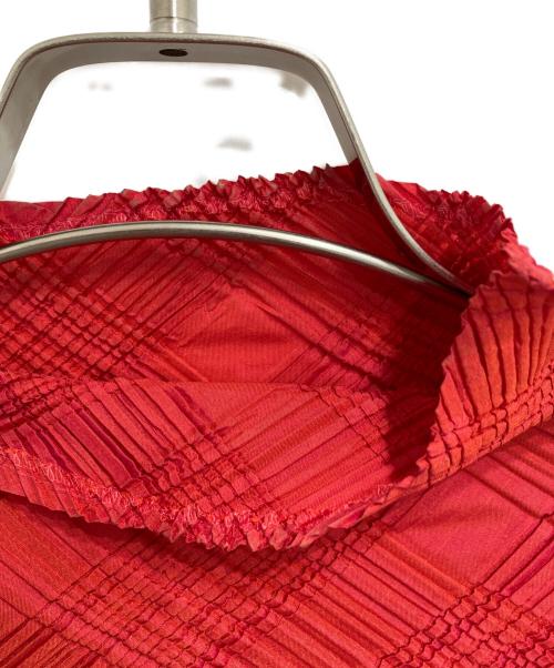 ISSEY MIYAKE（イッセイミヤケ）ISSEY MIYAKE (イッセイミヤケ) チェックプリーツセットアップ レッド サイズ:トップスL　ボトムスMの古着・服飾アイテム