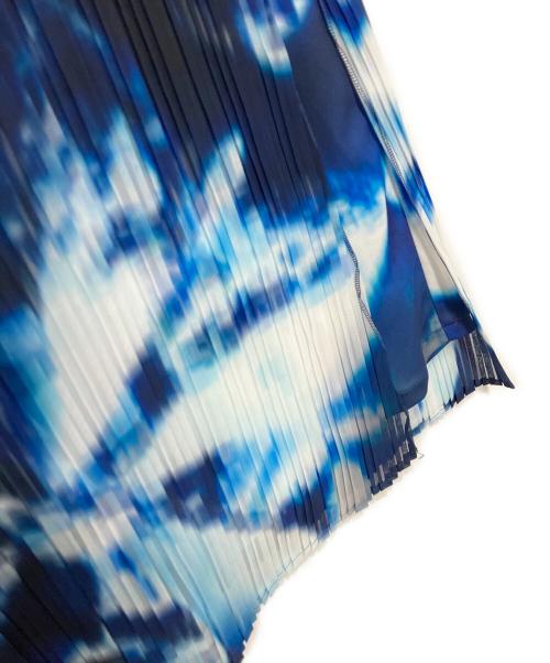 ARTISAN（アルチザン）ARTISAN (アルチザン) 切子柄転写プリント プリーツワンピース ブルー サイズ:9の古着・服飾アイテム