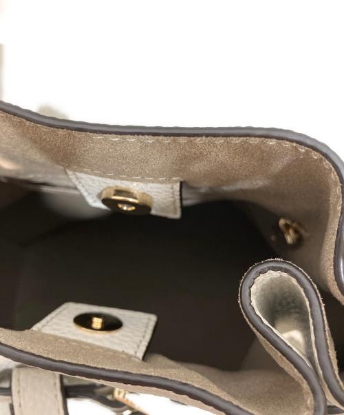 FURLA（フルラ）FURLA (フルラ) ショルダーバッグ　AURA MINI DRAWSTRING アイボリー サイズ:-の古着・服飾アイテム