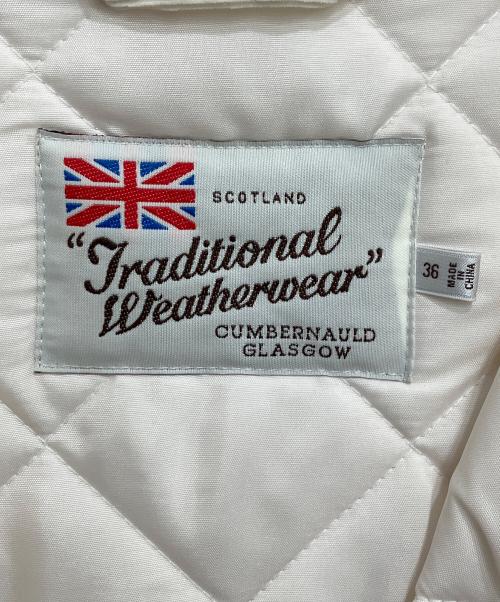 Traditional Weatherwear（トラディショナルウェザーウェア）Traditional Weatherwear (トラディショナルウェザーウェア) SLOBE IENA (スローブ イエナ) 別注ARKLEYキルティングジャケット アイボリー サイズ:36の古着・服飾アイテム