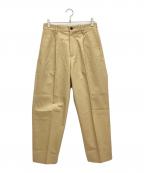 UNIVERSAL PRODUCTS.ユニバーサルプロダクツ）の古着「COTTON 1TUCK TROUSERS」｜ベージュ