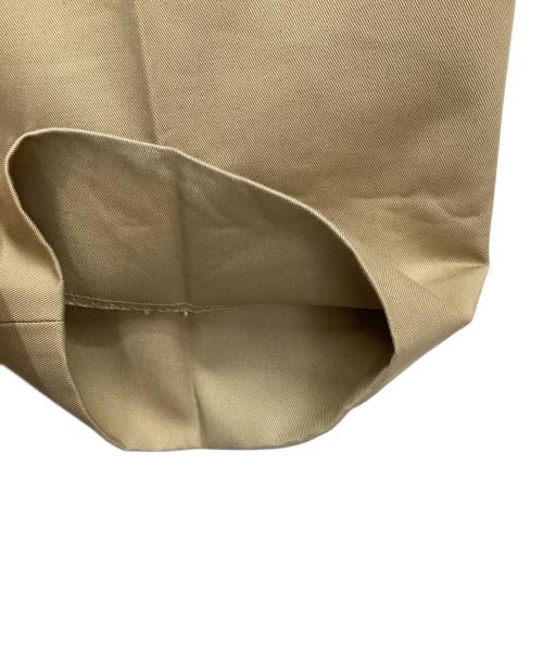 UNIVERSAL PRODUCTS.（ユニバーサルプロダクツ）UNIVERSAL PRODUCTS. (ユニバーサルプロダクツ) COTTON 1TUCK TROUSERS ベージュ サイズ:2の古着・服飾アイテム