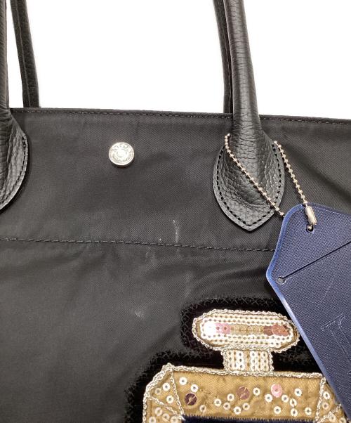 A.D.M.J.（エーディーエムジェイ）A.D.M.J. (エーディーエムジェイ) パフューム刺繍トートバッグ ブラックの古着・服飾アイテム