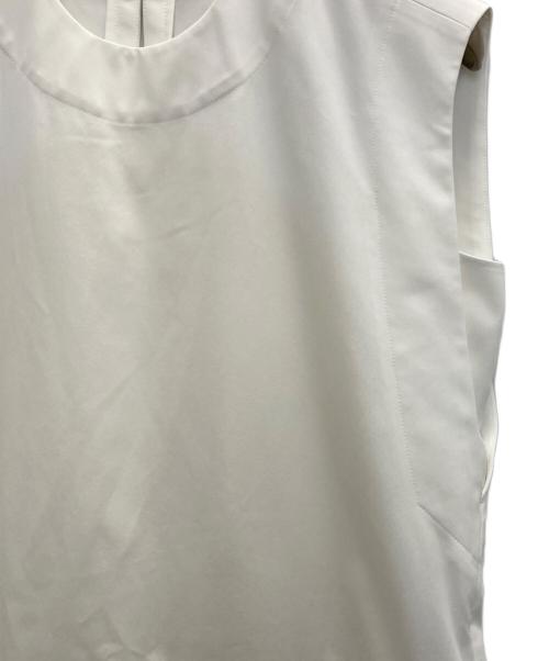 qualite（カリテ）qualite (カリテ) タスランチノワンピース ホワイト サイズ:SIZE 36 未使用品の古着・服飾アイテム