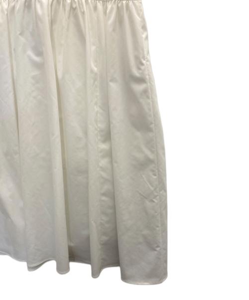 qualite（カリテ）qualite (カリテ) タスランチノワンピース ホワイト サイズ:SIZE 36 未使用品の古着・服飾アイテム