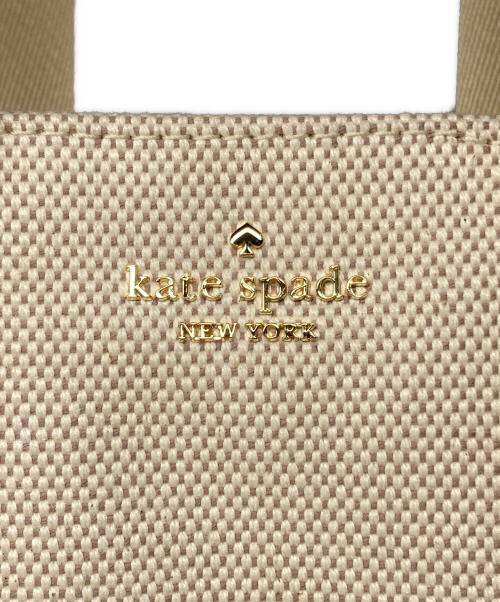 Kate Spade（ケイトスペード）Kate Spade (ケイトスペード) キップ キャンバス ミニ トート ベージュ サイズ:サイズ詳細参照の古着・服飾アイテム